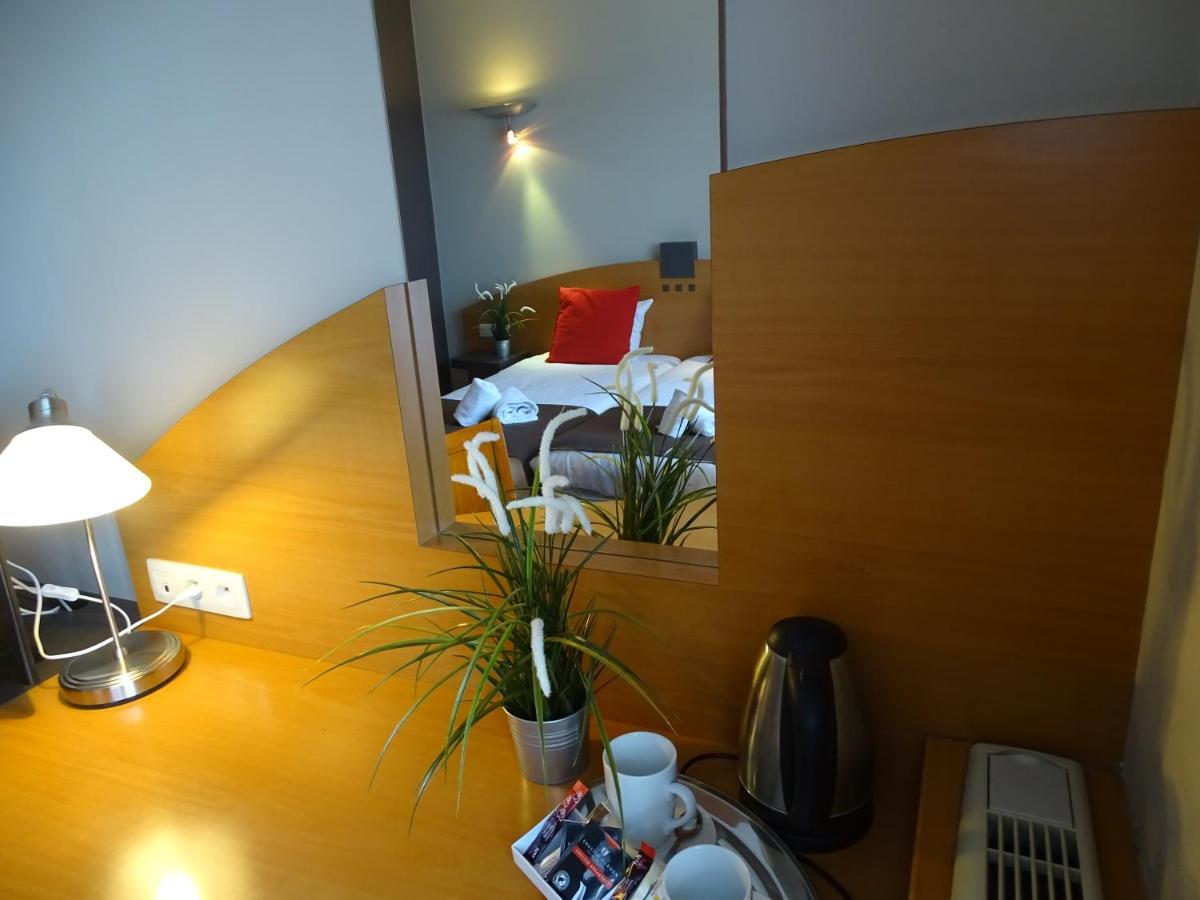 Sleep & Go Brussels Expo Hotel Wemmel Екстериор снимка
